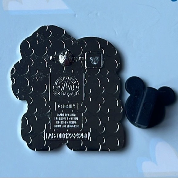 Disney Parks 2024 Dated Yearly Cheshire Cat Booster Pin Alice in Wonderland - Picture 3 of 3